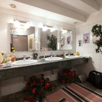 Naslovna fotografija: Nada Žgank